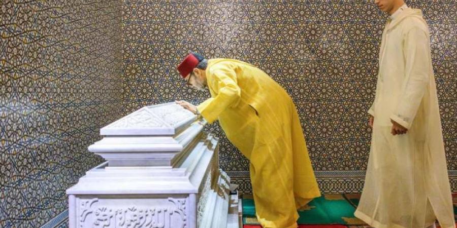 الملك
      محمد
      السادس
      يترأس
      حفلاً
      دينياً
      في
      الذكرى
      الـ27
      لوفاة
      الحسن
      الثاني - بلس 48