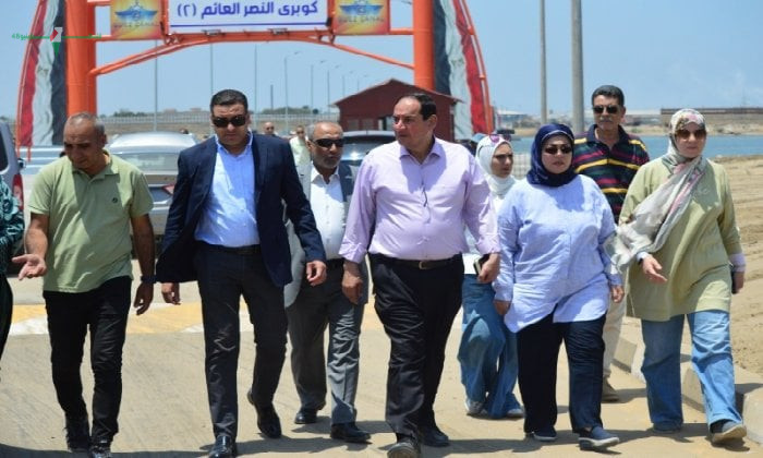 نائب محافظ بورسعيد يتفقد اللمسات النهائية لكوبري النصر العائم استعدادا لافتتاحه
