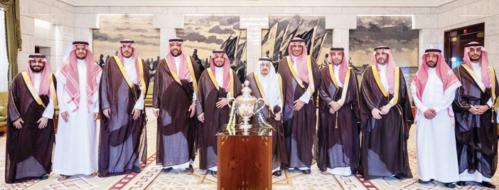 أمير منطقة الرياض يستقبل رئيس مجلس إدارة شركة نادي النصر ويهنئهم بالدوري الـ«11» ..رياضة