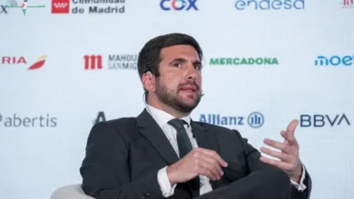إنريكي ريكيلمي يتمنى هبوط برشلونة إلى الدرجات الأدنى لتعزيز فرص التعاون معه
