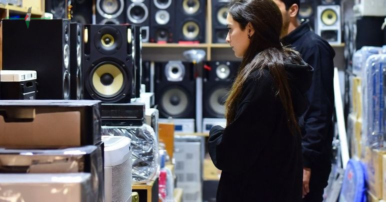 ارتفاع أسعار الأجهزة الكهربائية والإلكترونية في إيران بنسبة 150 منذ بداية العام