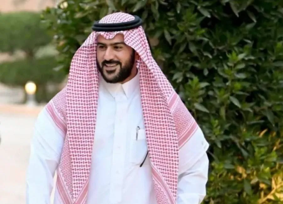 الشباب يطلب حكاماً أجانب لمواجهتي النصر والاتحاد