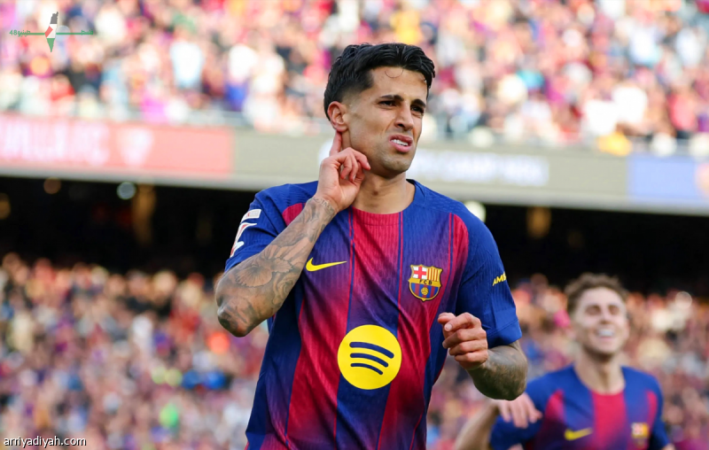 برشلونة يقترب من التعاقد مع كانسيلو لتعزيز صفوف الفريق في موسم القادم