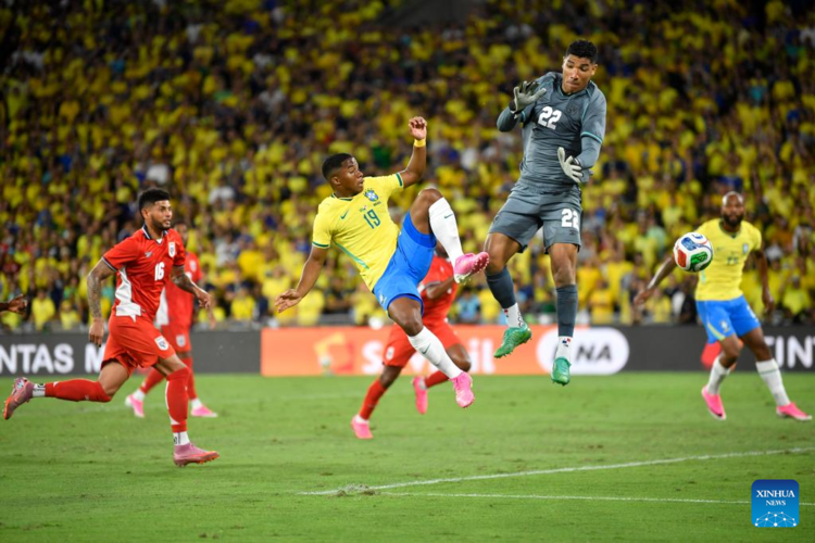 تعد مجموعة من المواهب الكروية الشابة من مختلف القارات بإحداث تغيير جذري في كأس العالم 2026.