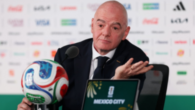 تعرض رئيس الفيفا لانتقادات بسبب تصريحه الساخر بأن إيطاليا لن تتأهل لكأس العالم 2026.