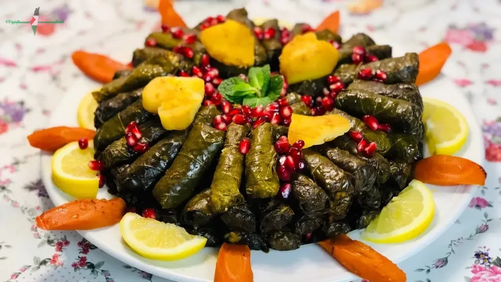 تفسير حلم ورق العنب في المنام ودلالات الخير والرزق ومعاني اللف والأكل للرجل والمرأة
