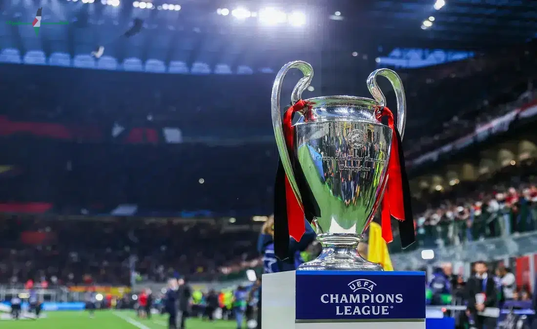 جلس مشجع وحيد في ملعب نهائي دوري أبطال أوروبا وفوجئ برؤيته لأسطورة برشلونة بجانبه