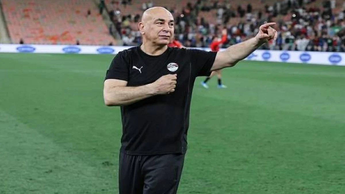حسام حسن مهدد بالعقوبات في كأس العالم.. خبير تحكيمي يكشف