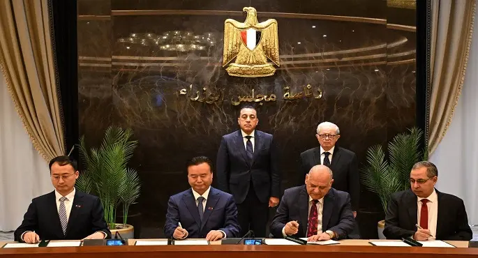 رئيس الوزراء يطلق شراكة استراتيجية قوية بين شركة النصر للسيارات ومجموعة فاو كار الصينية