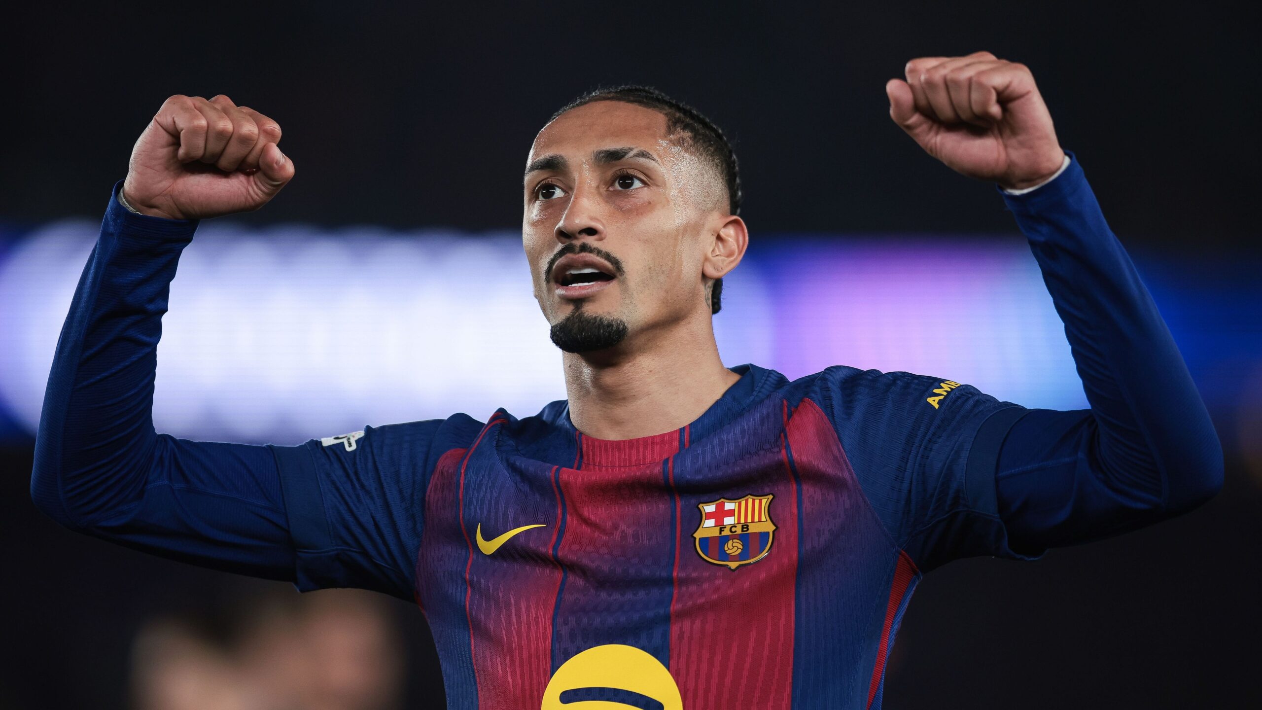 "رافينيا سيقوم بذلك بعد كأس العالم!".. رد رسمي على انتقال نجم برشلونة إلى الهلال أو النصر