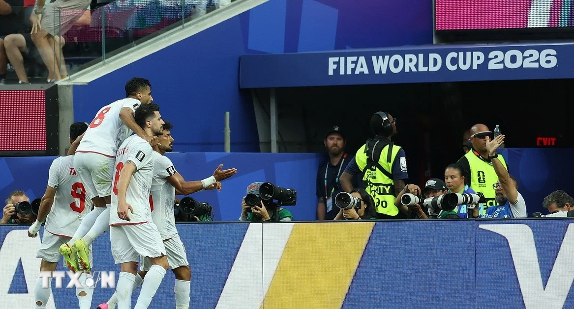 كأس العالم 2026: أمرت السلطات المنتخب الإيراني بمغادرة الولايات المتحدة فور انتهاء المباراة الافتتاحية.