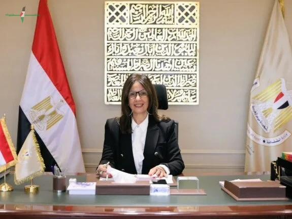 لقاء مرتقب بين وزيري الثقافة والصناعة لبحث دعم صناعة السينما المصرية