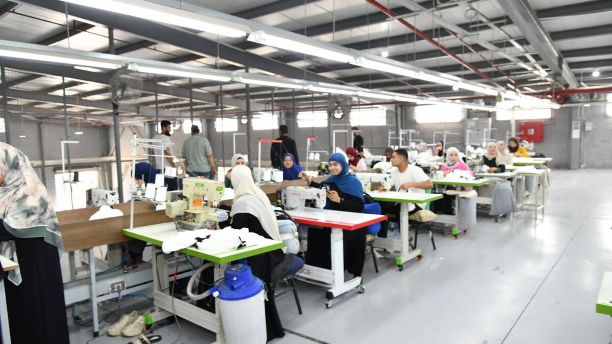 محافظ الفيوم يتفقد المرحلة الثانية بمصنع "N" النصر للملابس الجاهزة والتريكو بكوم أوشيم