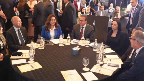 محافظ القاهرة يشهد احتفالية مرور 10 سنوات على إنشاء وتشغيل مستشفيات شفاء الأورمان بالأقصر