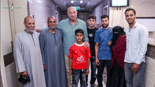 محمود الخطيب يطمئن على الحالة الصحية لمشجع الأهلي في لفتة إنسانية مؤثرة تثير تفاعل الجماهير
