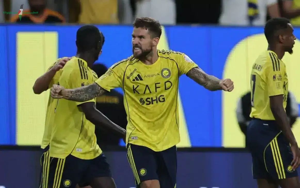 نادي النصر يبرم اتفاقية لتجديد عقد محترفه بعد مفاوضات ناجحة