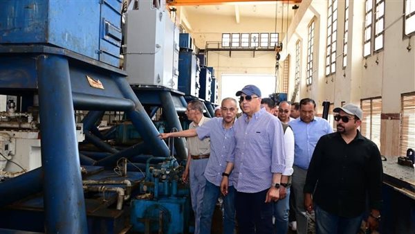 وزير الري يوجه بتشكيل لجنة لدراسة تشجير الترع دون الإضرار بأعمال التبطين