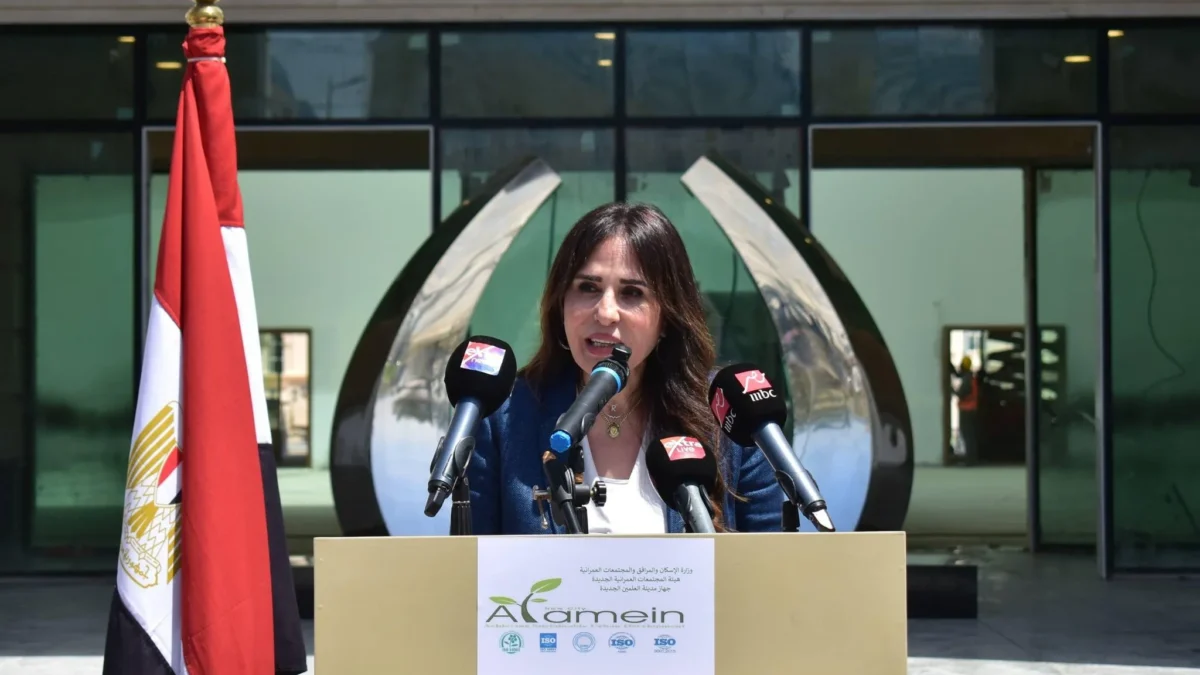 وزيرة الإسكان تتابع موقف تنفيذ أبراج مارينا العلمين والحي اللاتيني بمدينة العلمين الجديدة