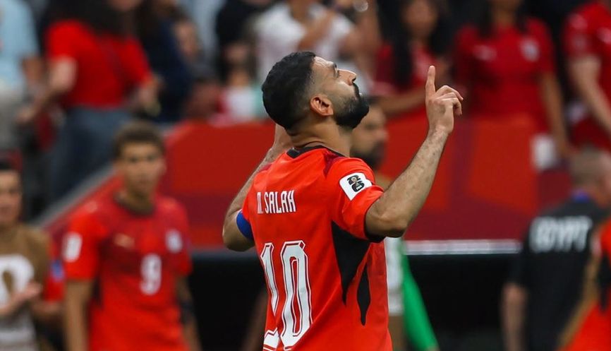 اتحاد الكرة ينفي اعتزال صلاح دوليا...