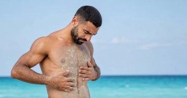 محمد صلاح يستمتع بمياه البحر فى مدينة العلمين الجديدة بعد الوصول من أمريكا.. صور
