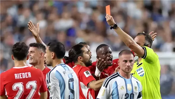 من باب "التحايل"، إيمبولو مهاجم سويسرا يدخل تاريخ كأس العالم